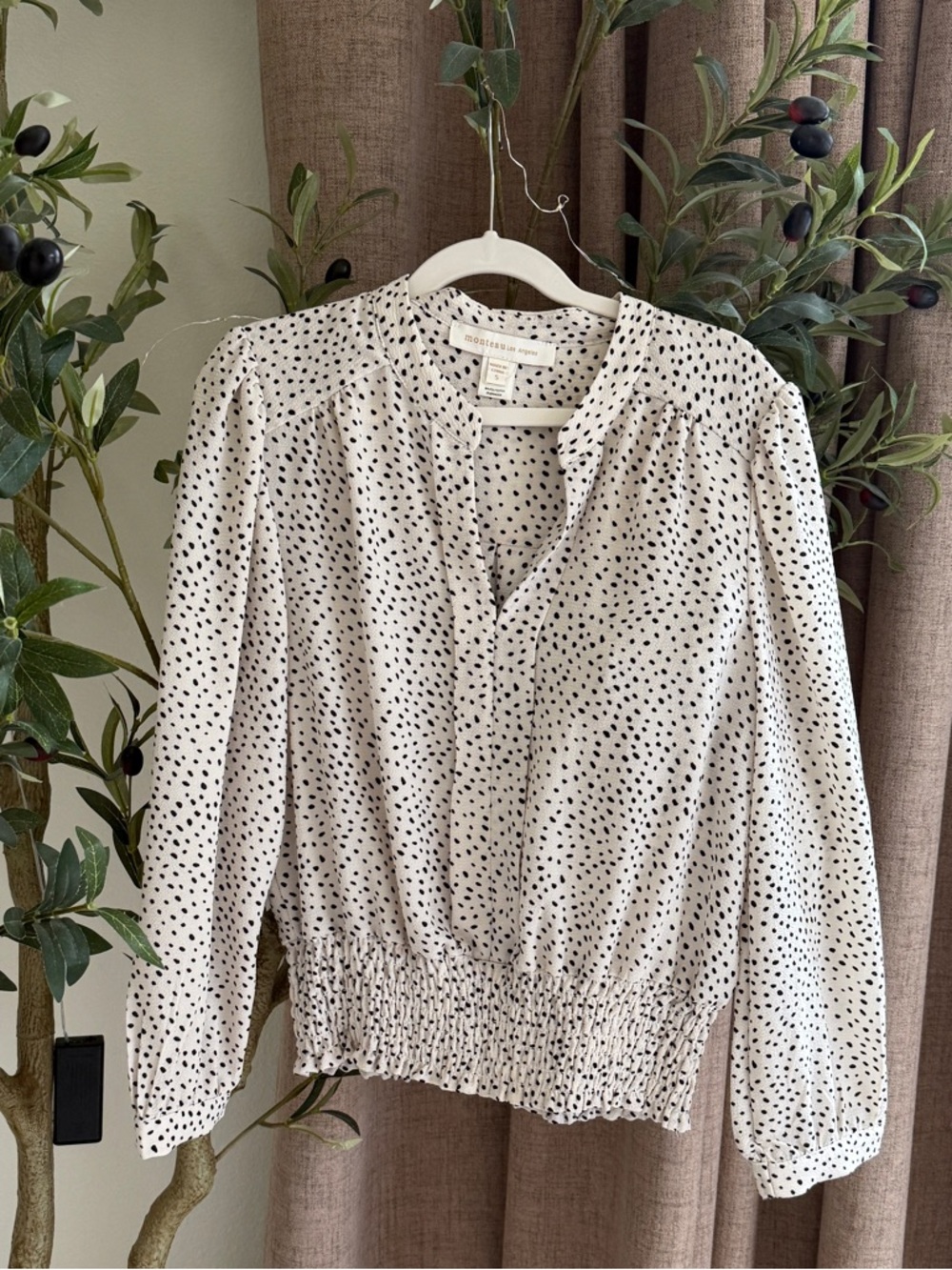 Monteau Los Angeles White Polka Dot Smocked Hem Blouse